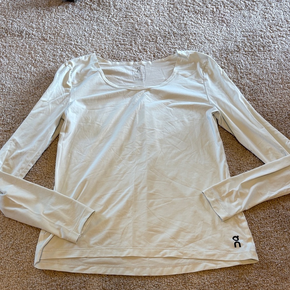 On Cloud Performance Women's Cream/ Mint Green Long Sleeve Top